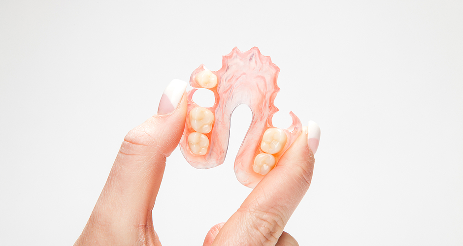 발플라스트 무금속 투명 탄성 틀니